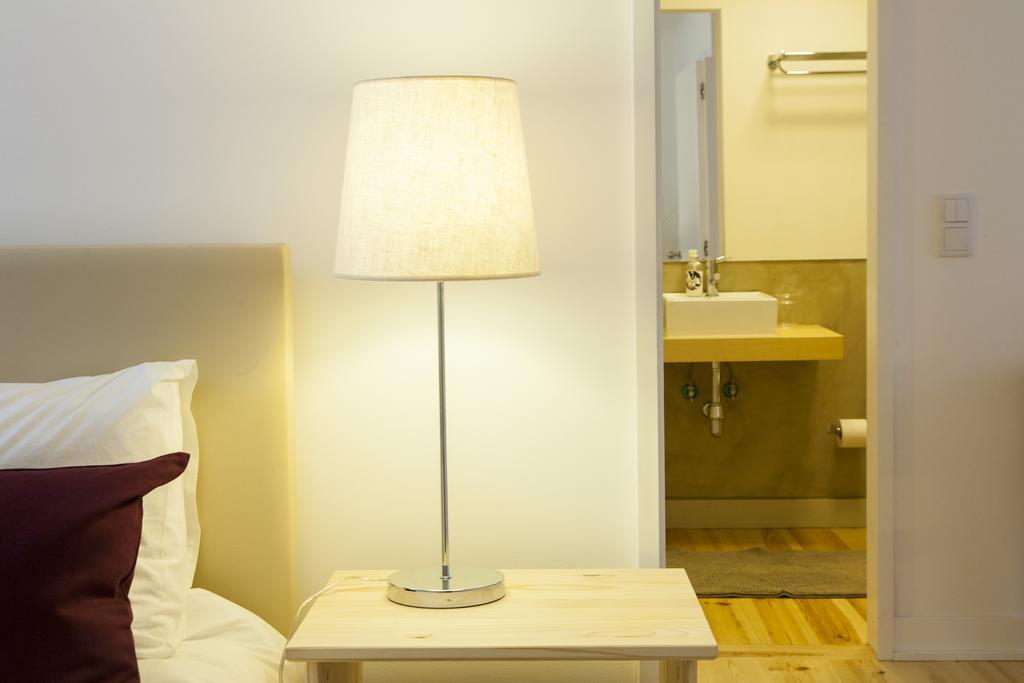 Apartment Joivy Cosy 1-Bed Flat With Workspace In Santa Catarina, Moments From Luis De Camoes Sq Lissabon
