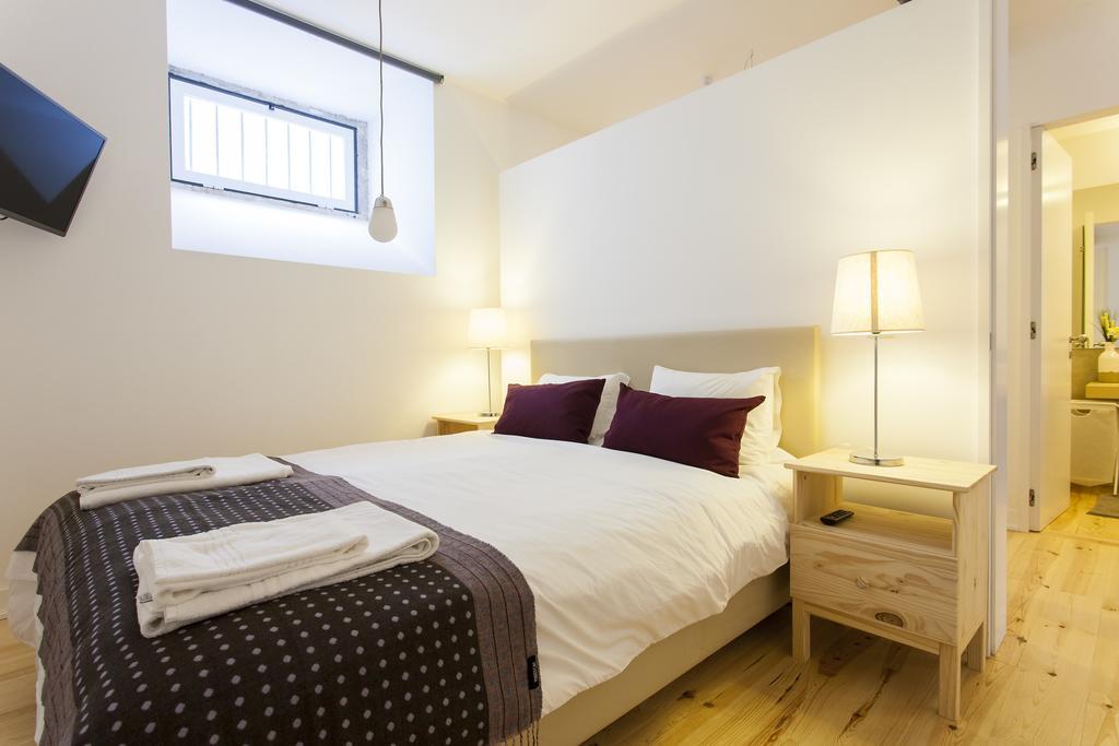 Joivy Cosy 1-Bed Flat With Workspace In Santa Catarina, Moments From Luis De Camoes Sq Apartment