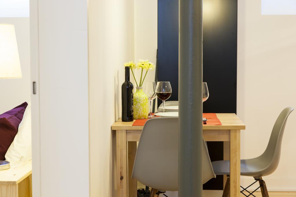 Apartment Joivy Cosy 1-Bed Flat With Workspace In Santa Catarina, Moments From Luis De Camoes Sq Lissabon