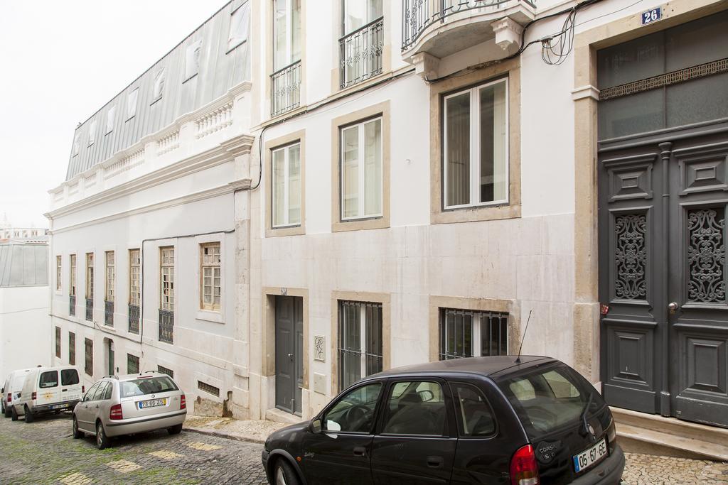 Joivy Cosy 1-Bed Flat With Workspace In Santa Catarina, Moments From Luis De Camoes Sq Apartment Lissabon