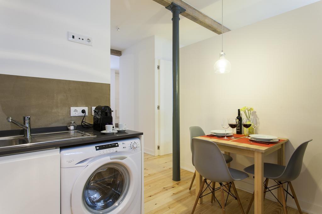 Apartment Joivy Cosy 1-Bed Flat With Workspace In Santa Catarina, Moments From Luis De Camoes Sq Lissabon