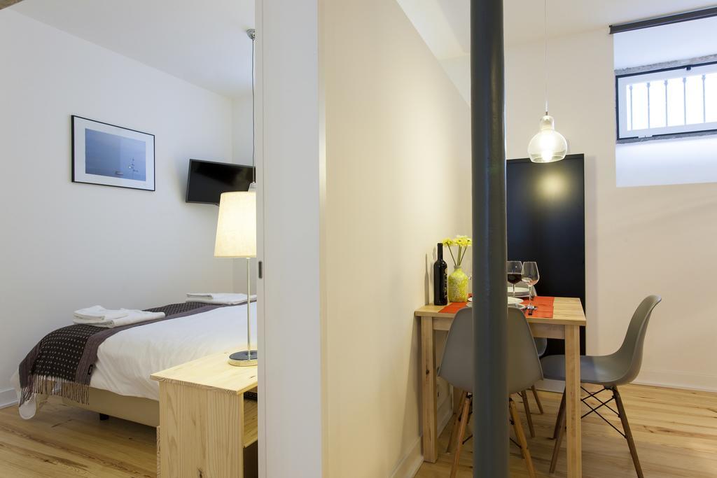 Joivy Cosy 1-Bed Flat With Workspace In Santa Catarina, Moments From Luis De Camoes Sq Apartment Lissabon