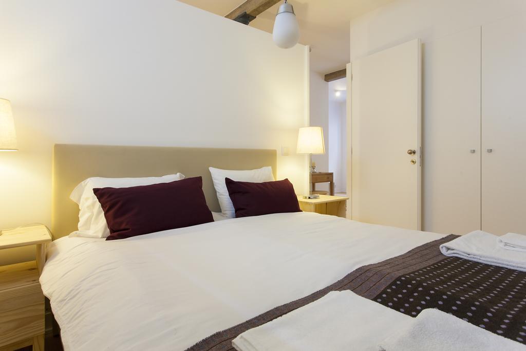 Joivy Cosy 1-Bed Flat With Workspace In Santa Catarina, Moments From Luis De Camoes Sq * Lissabon